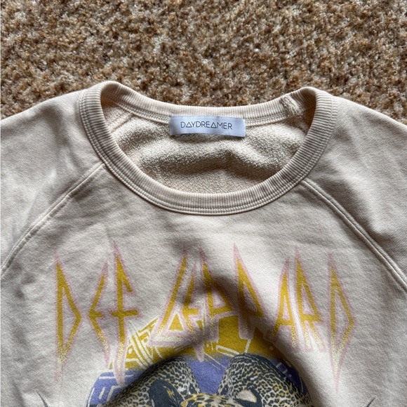 DayDreamer Def Leppard Graphic Crew Sweatshirt - size Xsmall - Picture 2 of 6